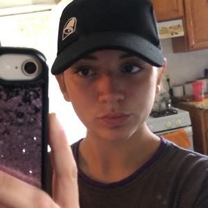 Meet your Posher, Raquel